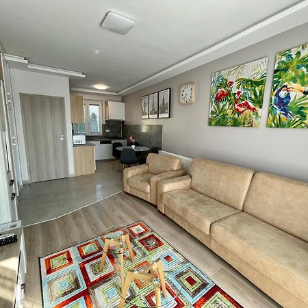 Lara Lux Apartment Хайдусобосло Экстерьер фото