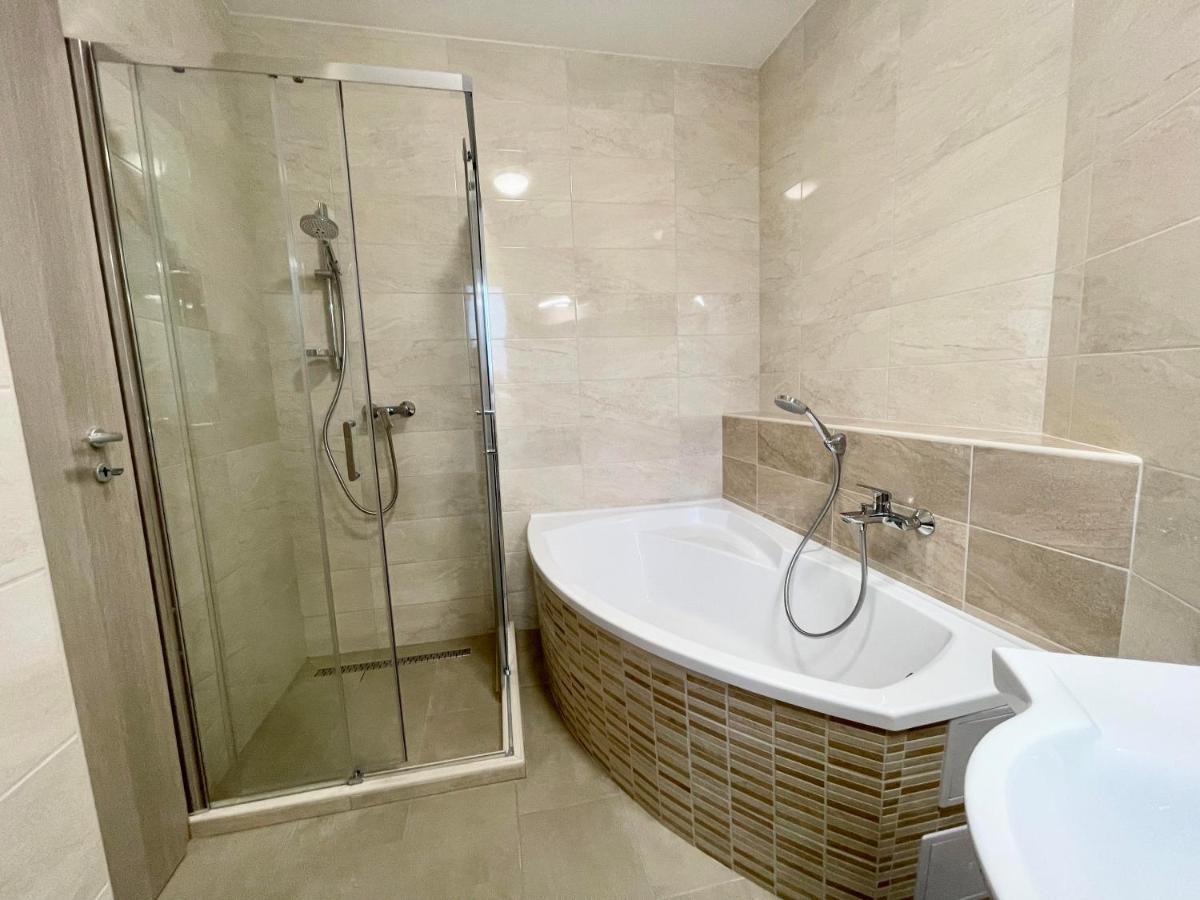 Lara Lux Apartment Хайдусобосло Экстерьер фото